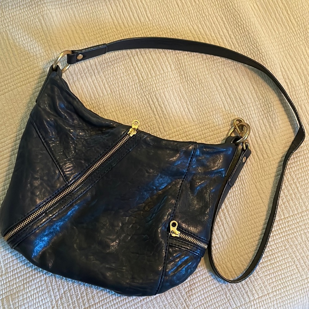 Marc by Marc Jacob’s black leather crossbody purse